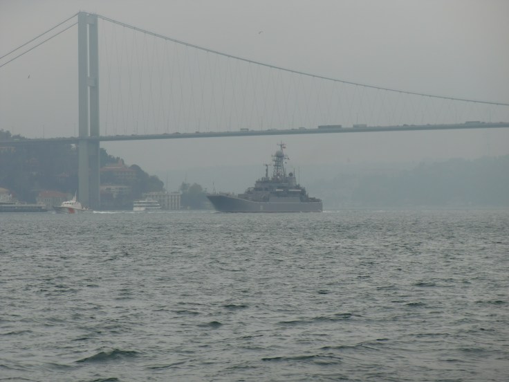 Russian landing Ship Azov passing through the Bosphorus. Photo: Gökalp Kunt.
