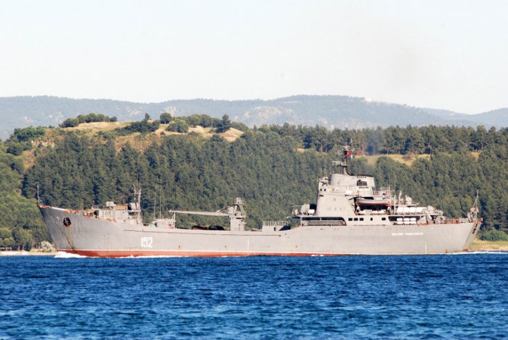 The Alligator class landing ship Nikolay Filchenkov passing through the Dardanelles. Photo: Ahmet Güven. Used with Permission.