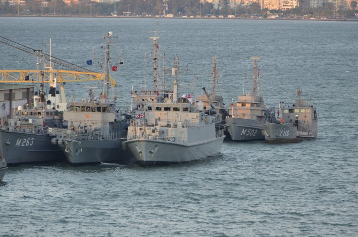 First row from left to right: M-263 TCG Erdek, M-1069 FGS Homburg, M-108 HMS Grimsby. Second row from left to right: M-503 TCG Finike, M-502 TCG Fatsa, Y-116 TCG Pınar 3. Photo: Oktay Cömert. Used with permission.