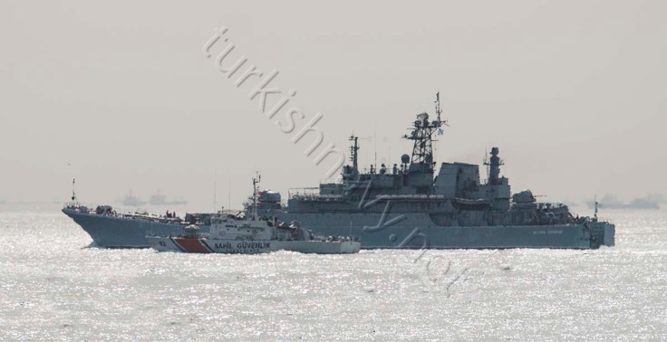 Russian landing ship Tsezar Kunikov and her escort TCSG-93 making a southbound passage through Istanbul.